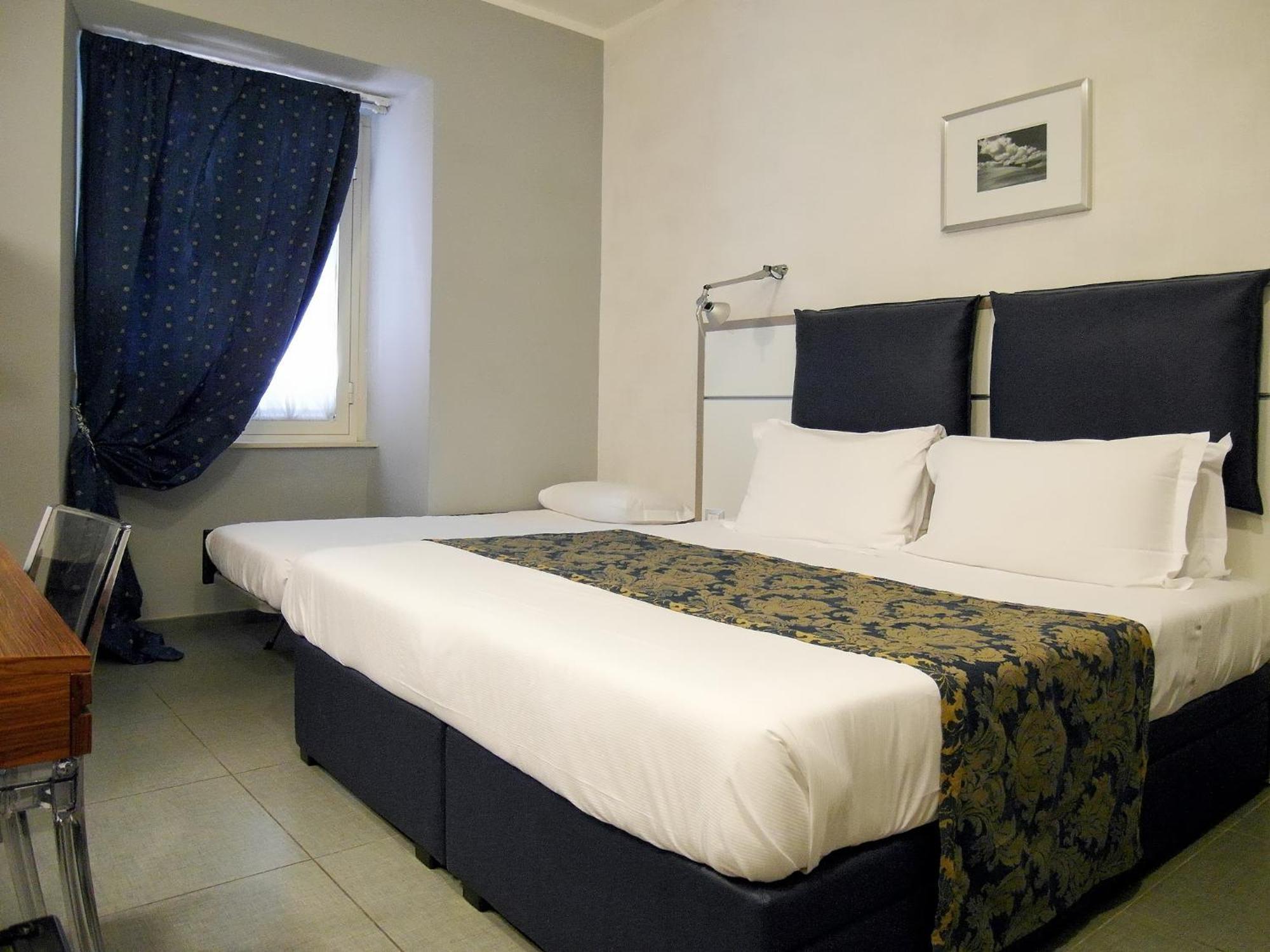 Hotel California Roma Esterno foto