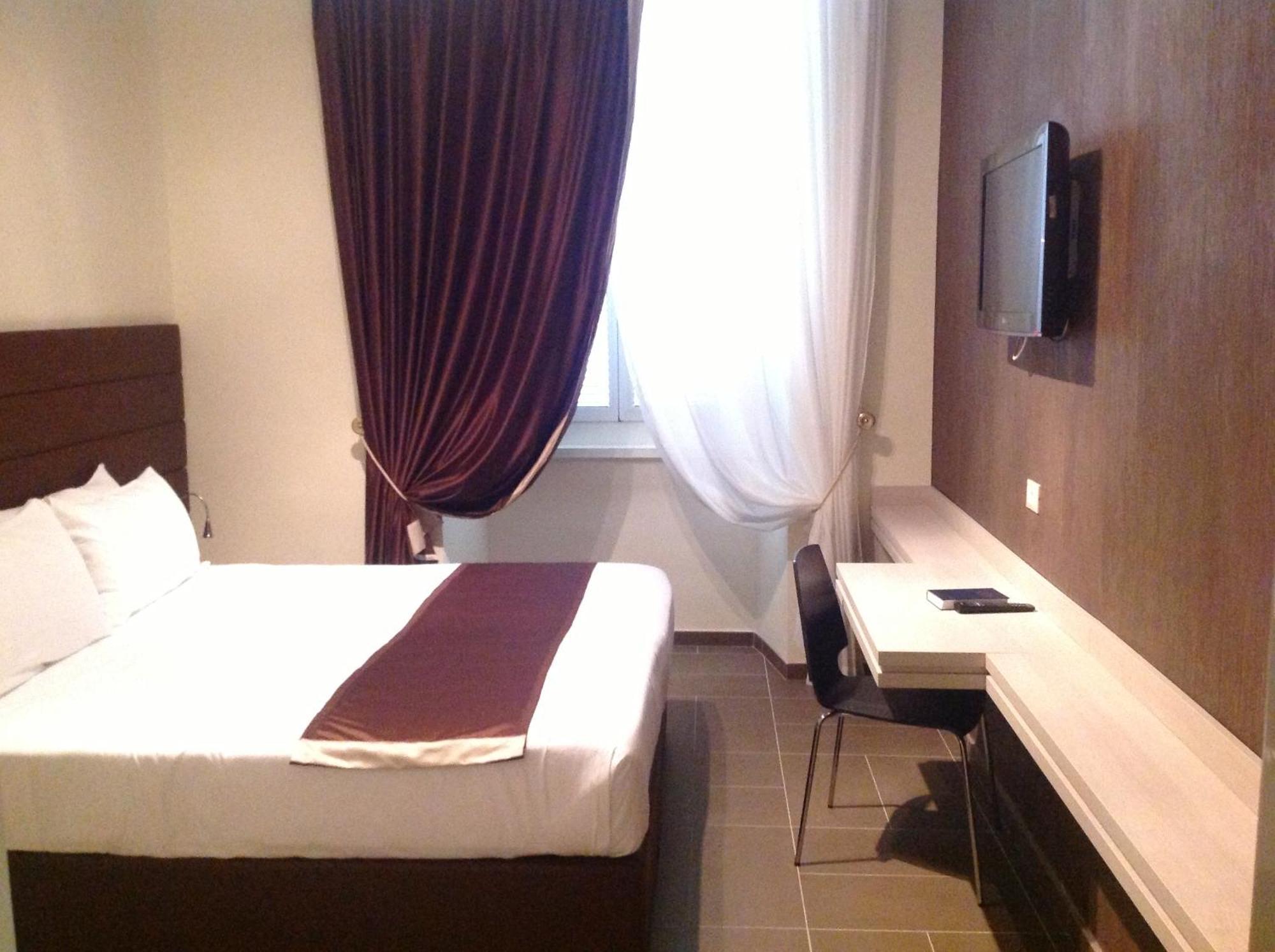 Hotel California Roma Esterno foto